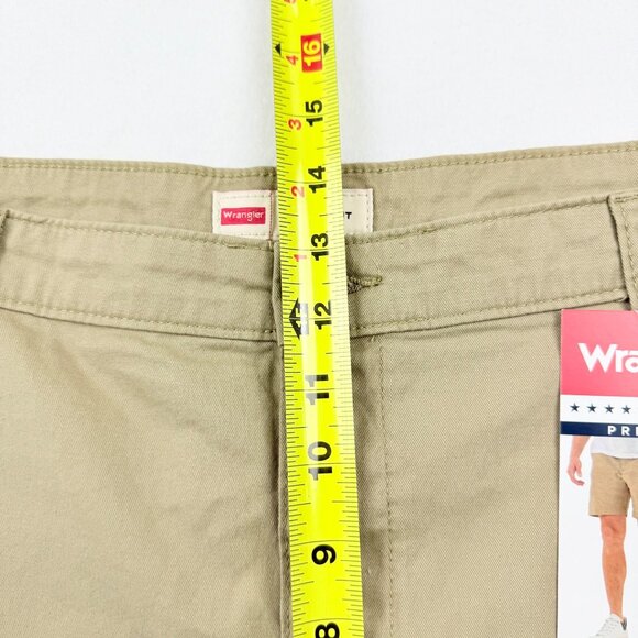 Wrangler Men's Five Star Premium Stretch Regular Fit Tan Shorts Size 40x7 NWT - Picture 9 of 11